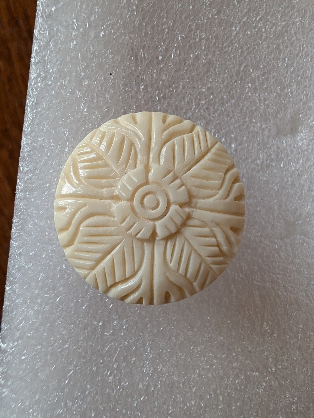 Hand-Carved Floral Resin Accent Pin Brooch in Cream